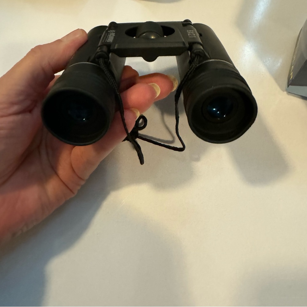 Compact binoculars - Picture 4 of 6